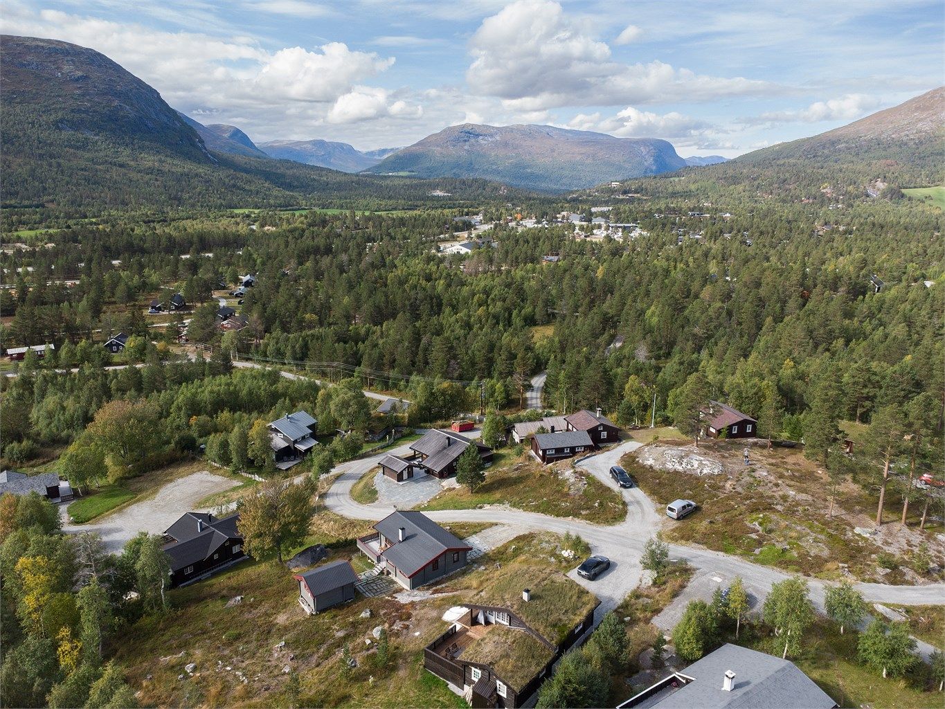 Kort avstand til Bjorli sentrum med dagligvarebutikk og servicetilbud.