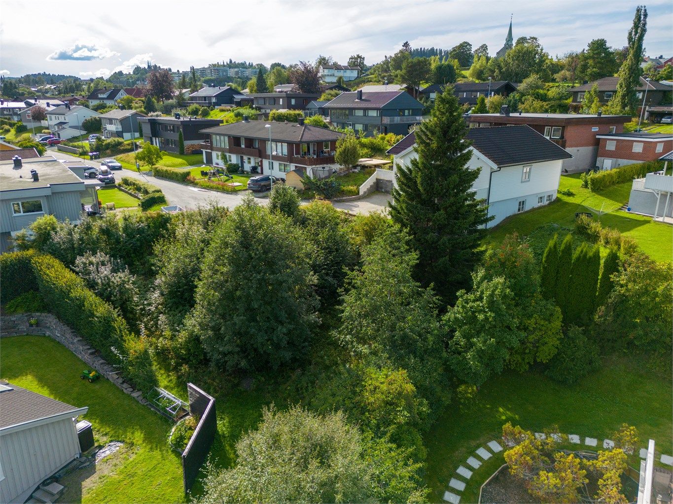 På fritiden innbyr Bymarka til gode naturopplevelser for store og små, sommer som vinter. Bymarka er Trondheims største utfartssted med et areal på 80 kvadratkilometer og kan by på en mengde aktiviteter i tillegg til ren rekreasjon. 