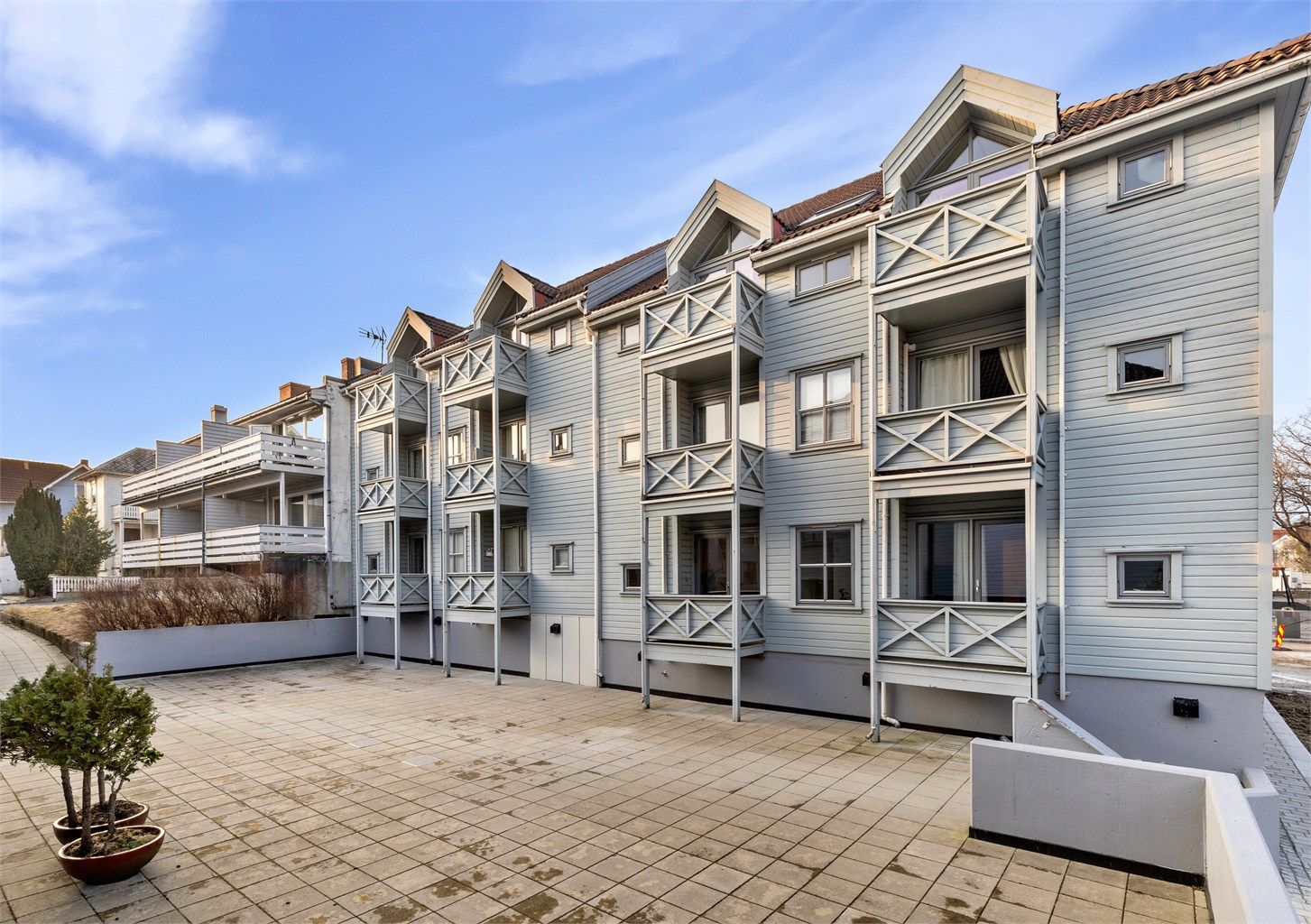 Søker du en urban tilstedeværelse med gangavstand til alle byens fasiliteter, så kan dette være leiligheten for deg. 