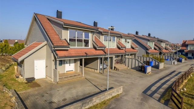 Velkommen til Tunhagen 25 - Presentert av Daniel S. Mossige v/Krogsveen Jæren