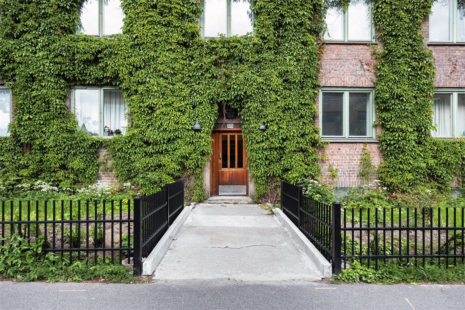 Leiligheten ligger i nærheten av "alt" byen har å tilby. 