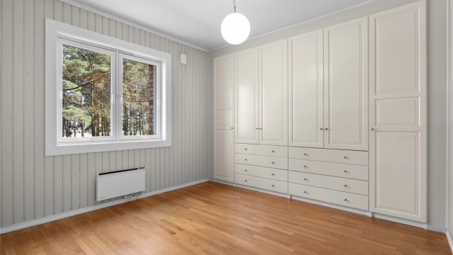 Hovedsoverom med stor garderobe