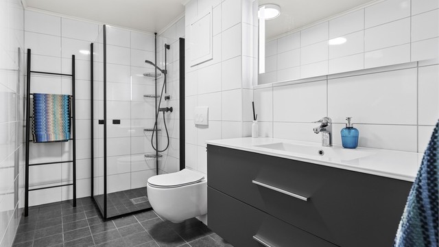 Badet ble rehabilitert av borettslaget i 2024.