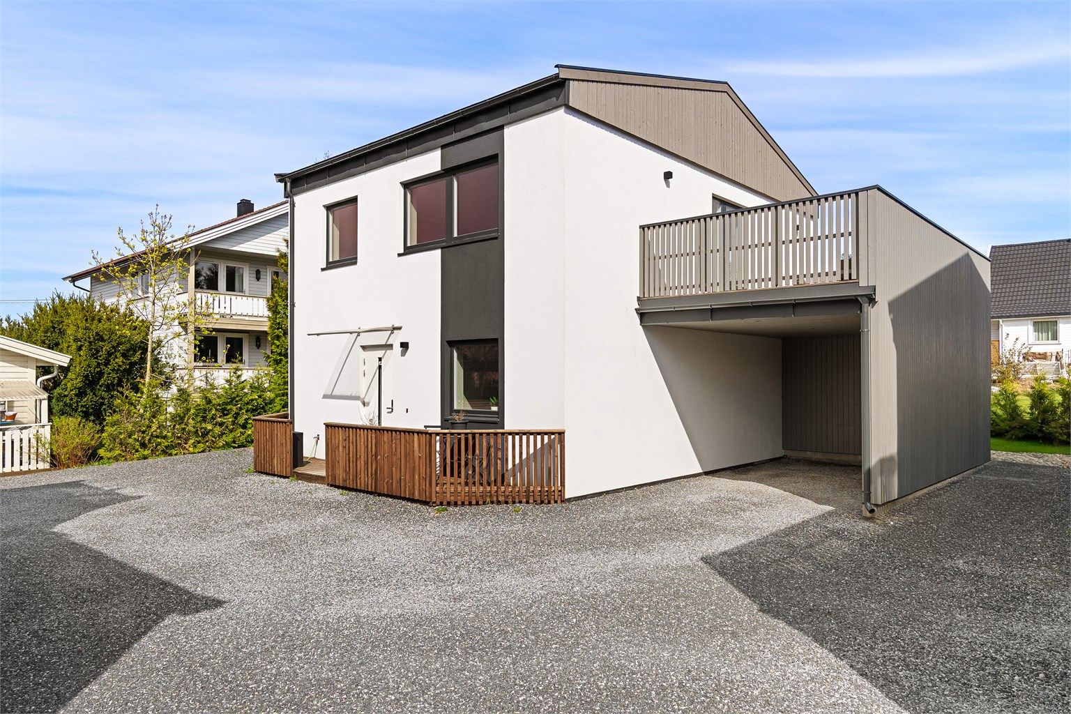 Velkommen til Brevikveien 13! Fotograf; Kristoffer Kristiansen