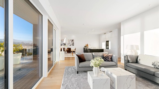 Fra stue mot kjøkken og spisestue