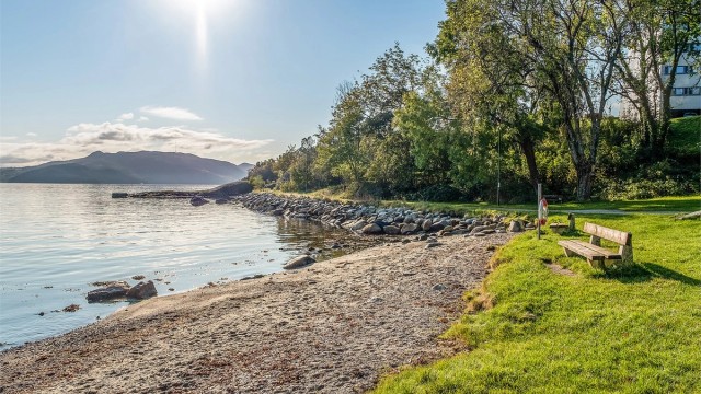 Like ved er også noen av byens flotteste tur - og rekreasjonsområder ved Godalen og Rosenli.