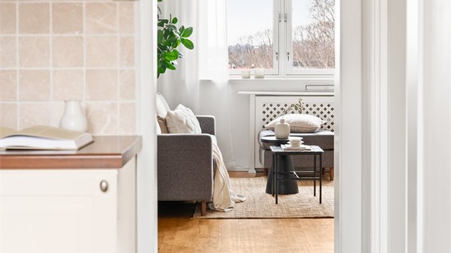Leiligheten disponerer også to boder, en i kjeller og en på loft, for ytterligere oppbevaringsplass!