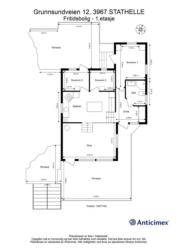 Plantegningen for første etasje viser en arealeffektiv løsning med stue, kjøkken, tre soverom og bad.