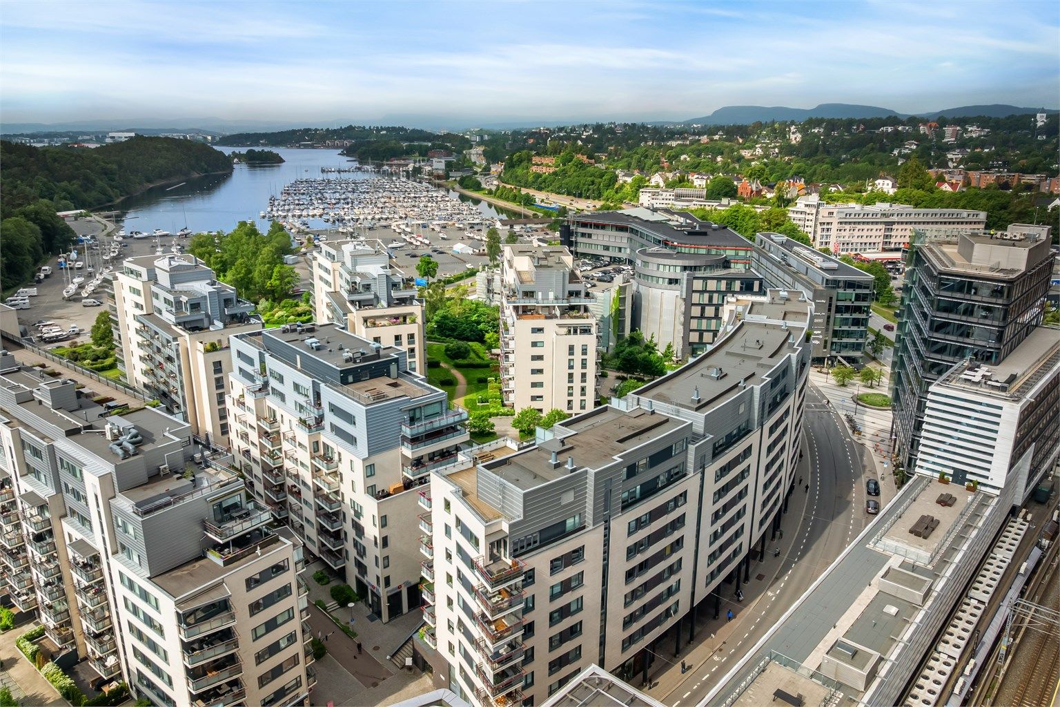 Skøyen er et av Oslos viktigste knutepunkter for offentlig transport.