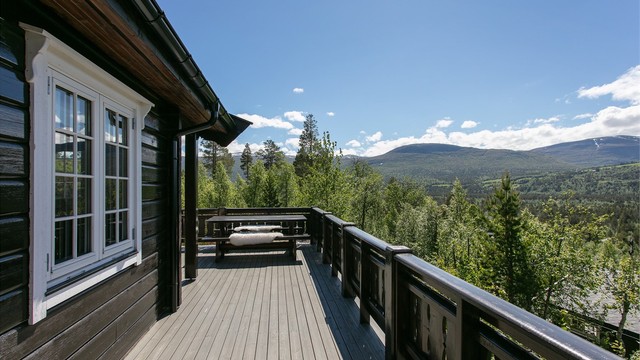 Stor og romslig terrasse på tilsammen 64 kvm