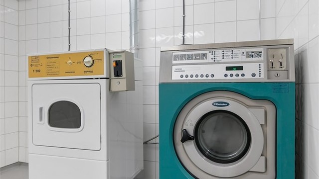 Sameiet har et fellesvaskeri tilgjengelig for beboerne.