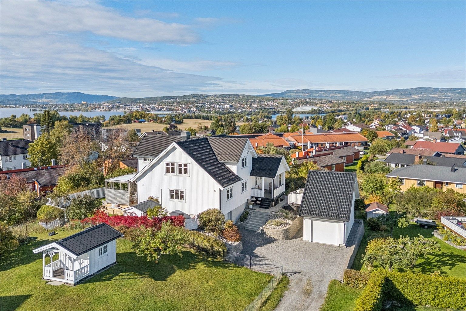 Velkommen til flott familiebolig i Ottestad!