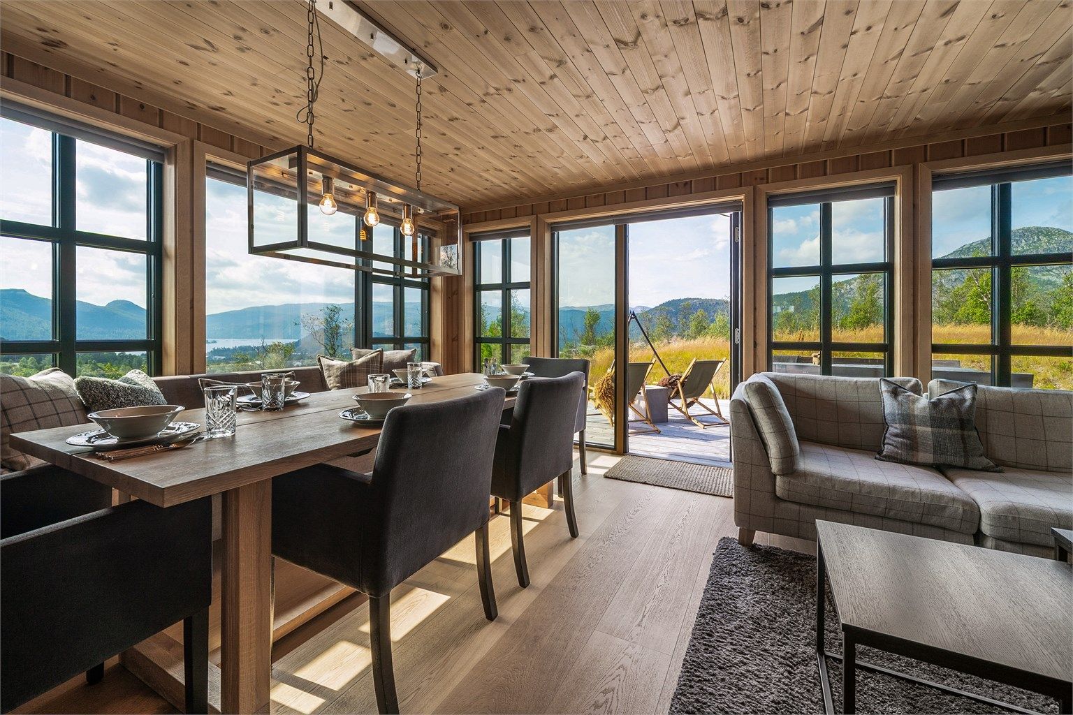 - Velkommen til Flatastøyltoppen 51 - 