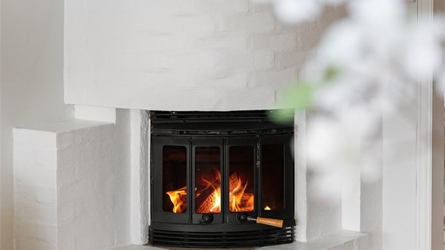 Peis i stuen for hygge