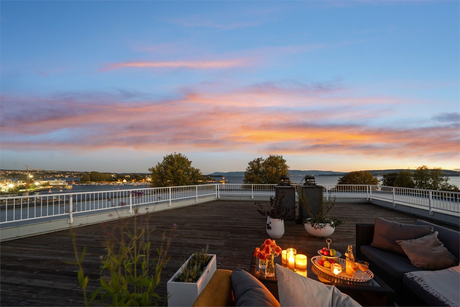 Sameiet har en stor felles takterrasse med nydelig utsikt. 