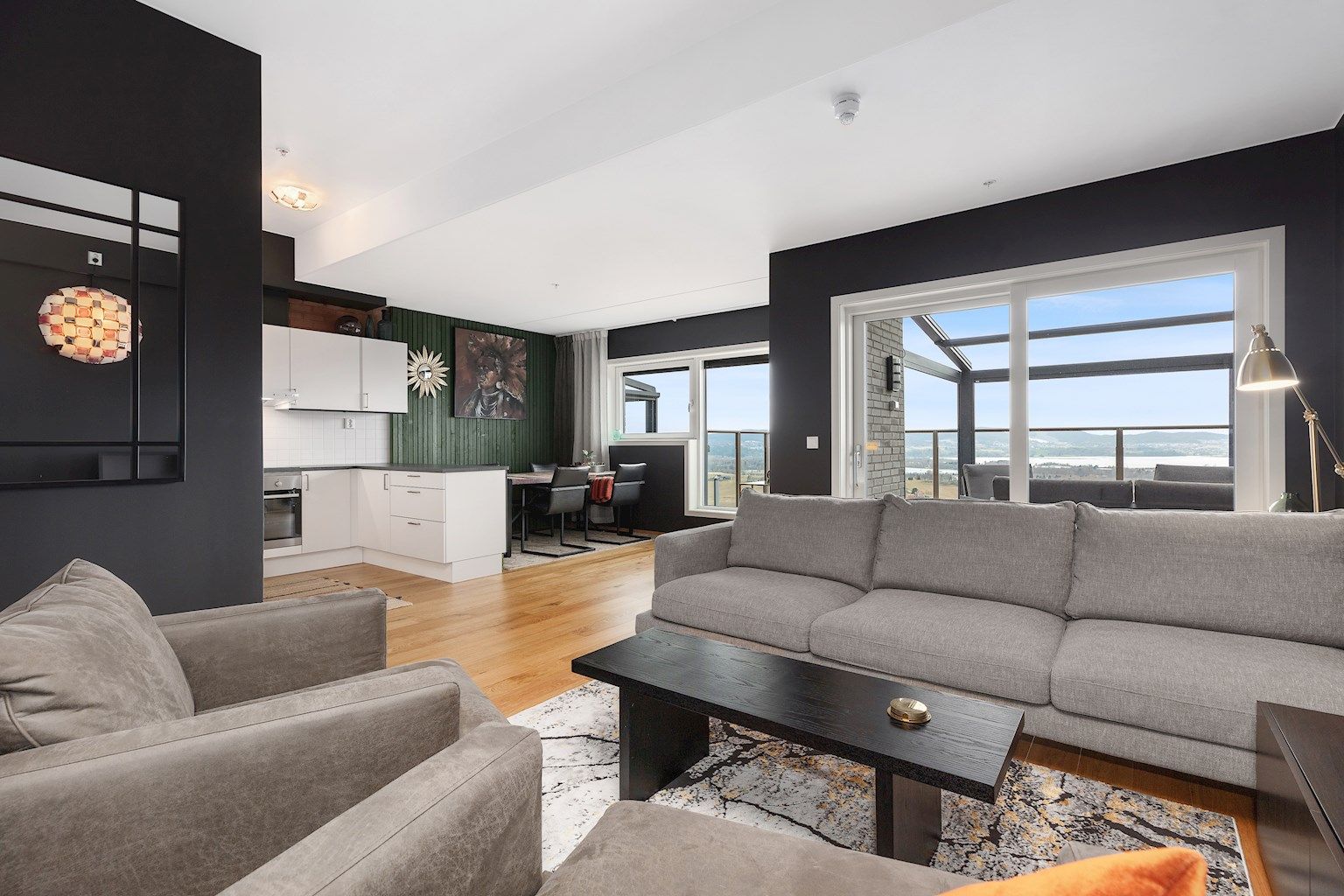 Romslig selveierleilighet med 2 soverom og garasjeplass