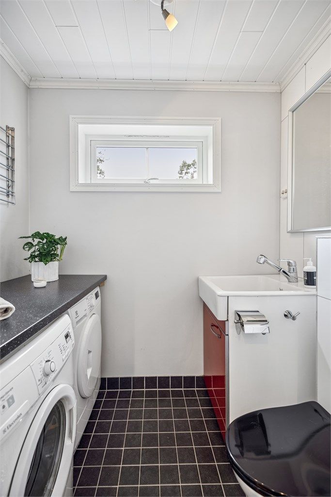 Direkte adkomst til bad/vaskerom fra hallen