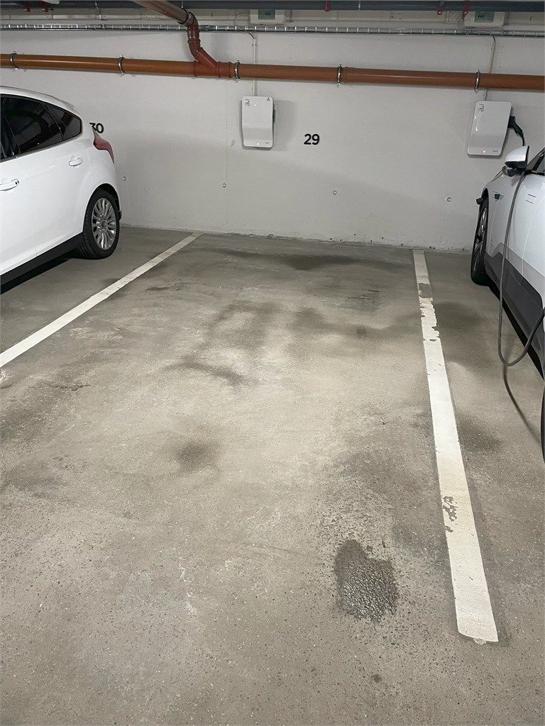 Fra parkeringsanlegget er det heisforbindelse.