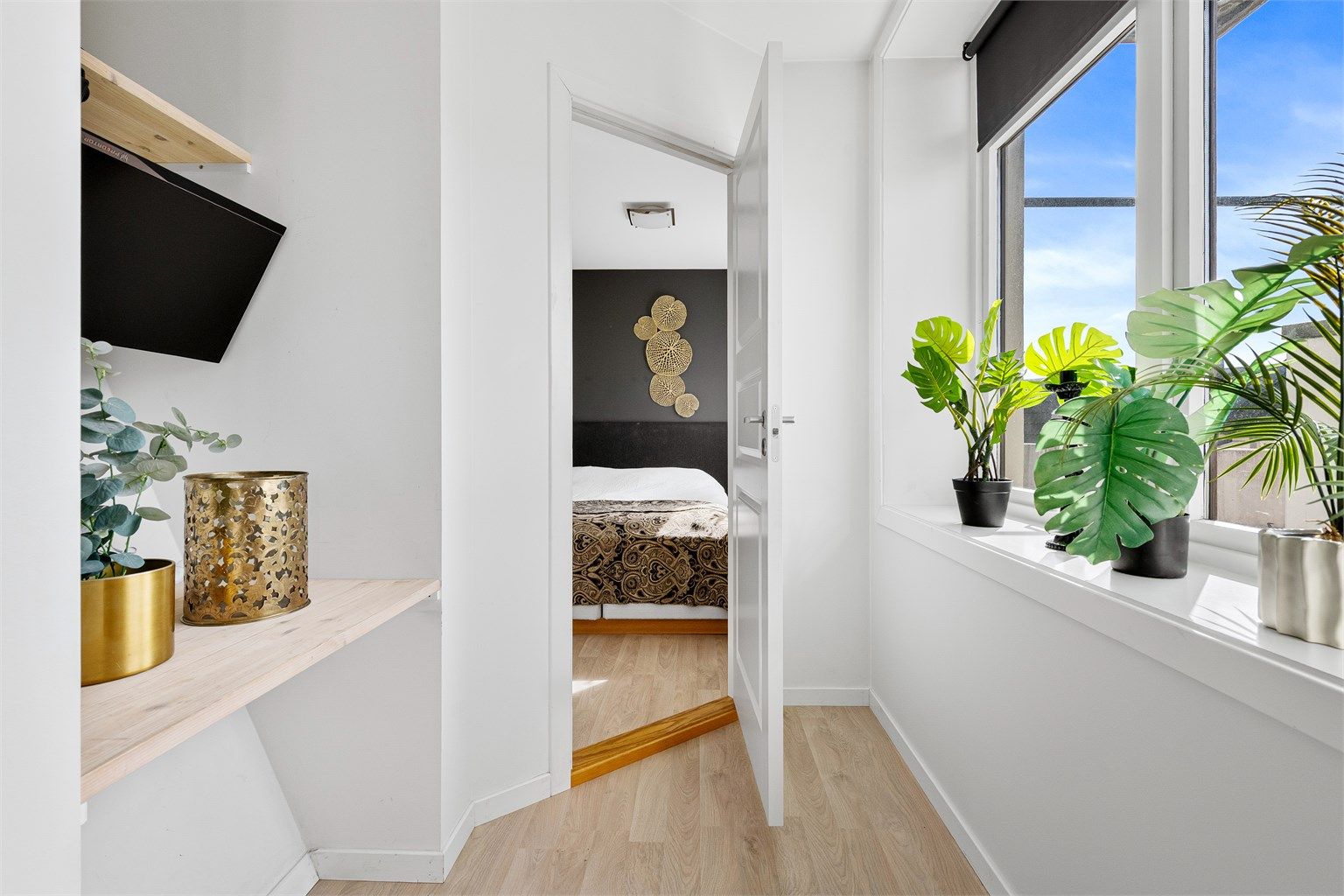 Fra stue mot soverom