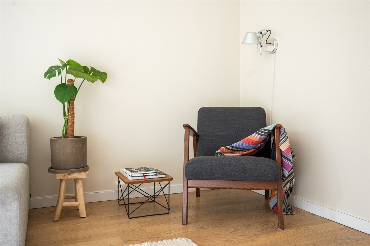 God plass til å innrede med en hyggelig lesekrok eller spisebord.