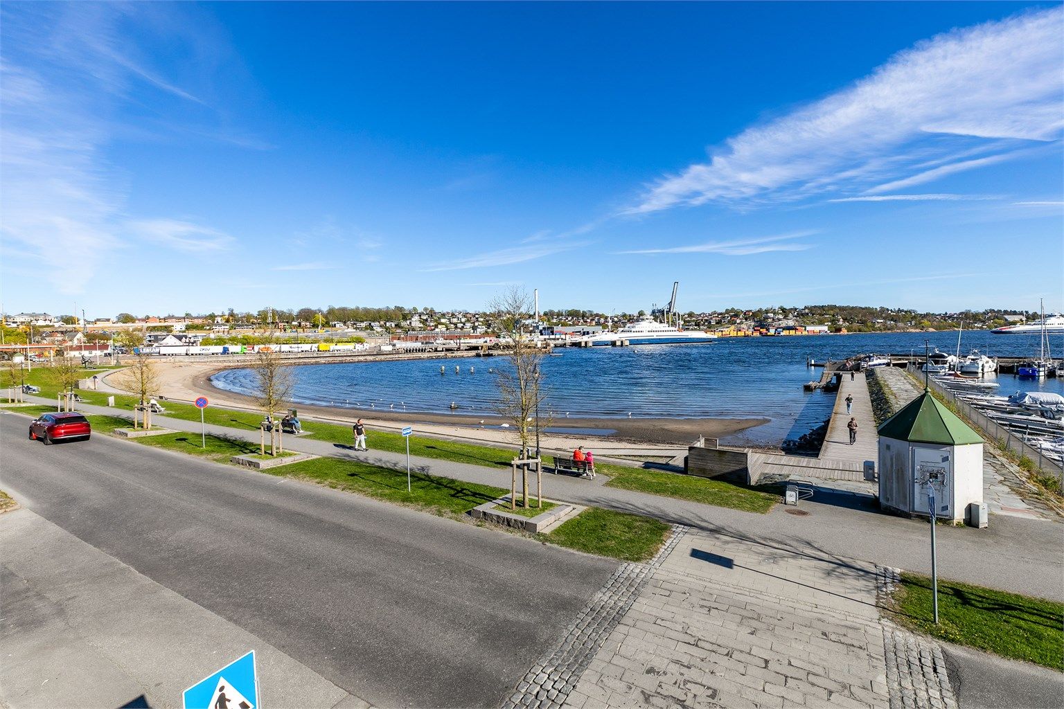 Gangavstand fra leiligheten til populære Sjøbadet!