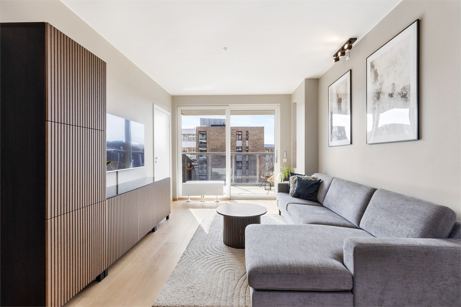 Robin Lauritzen v/ Krogsveen Eiendomsmegling har gleden av å presentere Ødegårds vei 16!