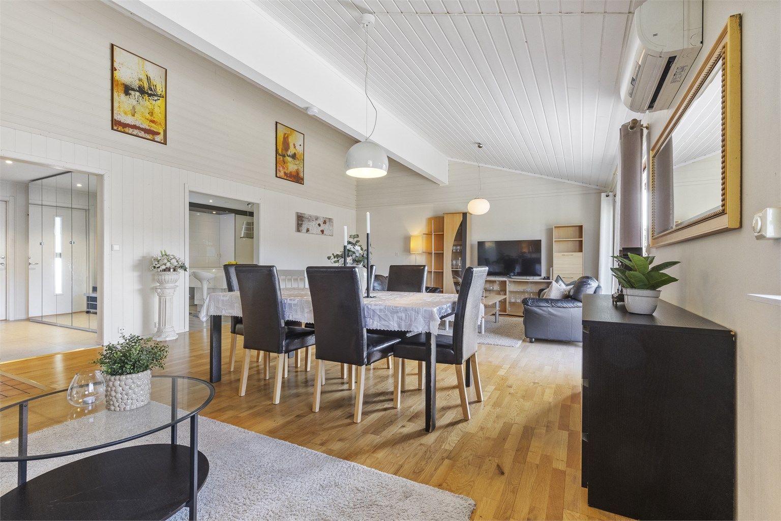 Trappegang til underetasjen.