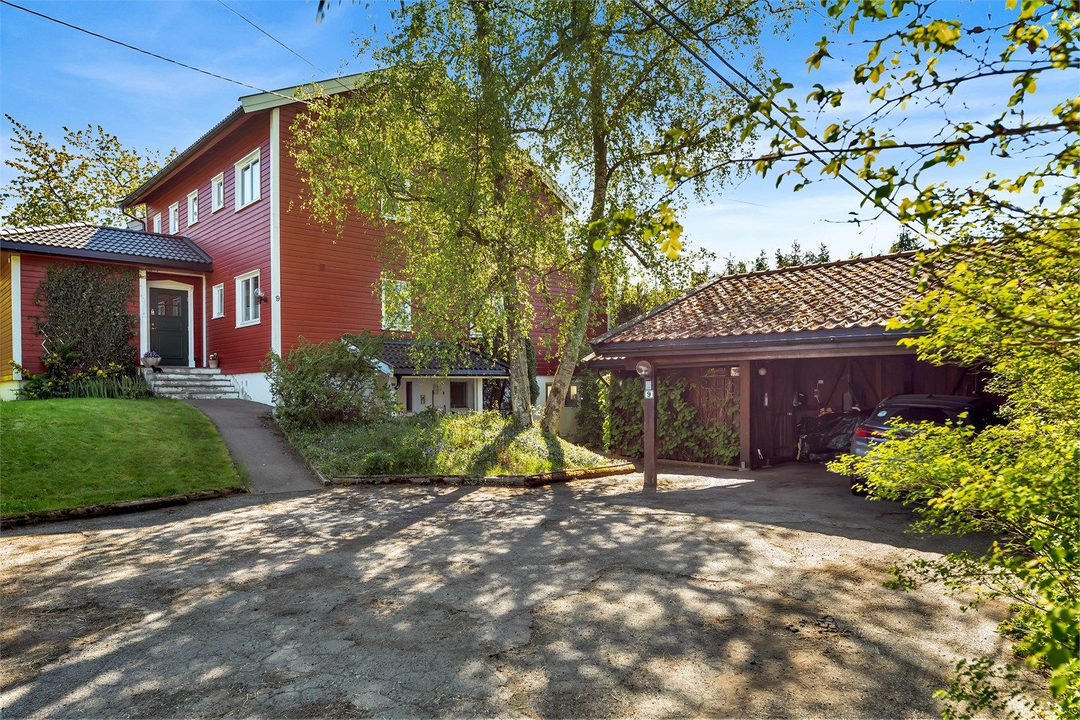 Binneveien 9 ligger attraktivt til i stille og rolige omgivelser på Slemdal.