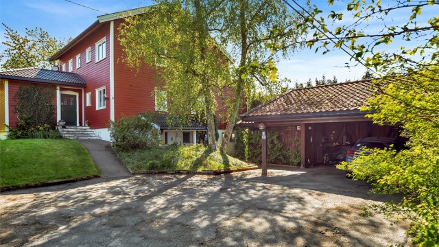 Binneveien 9 ligger attraktivt til i stille og rolige omgivelser på Slemdal.