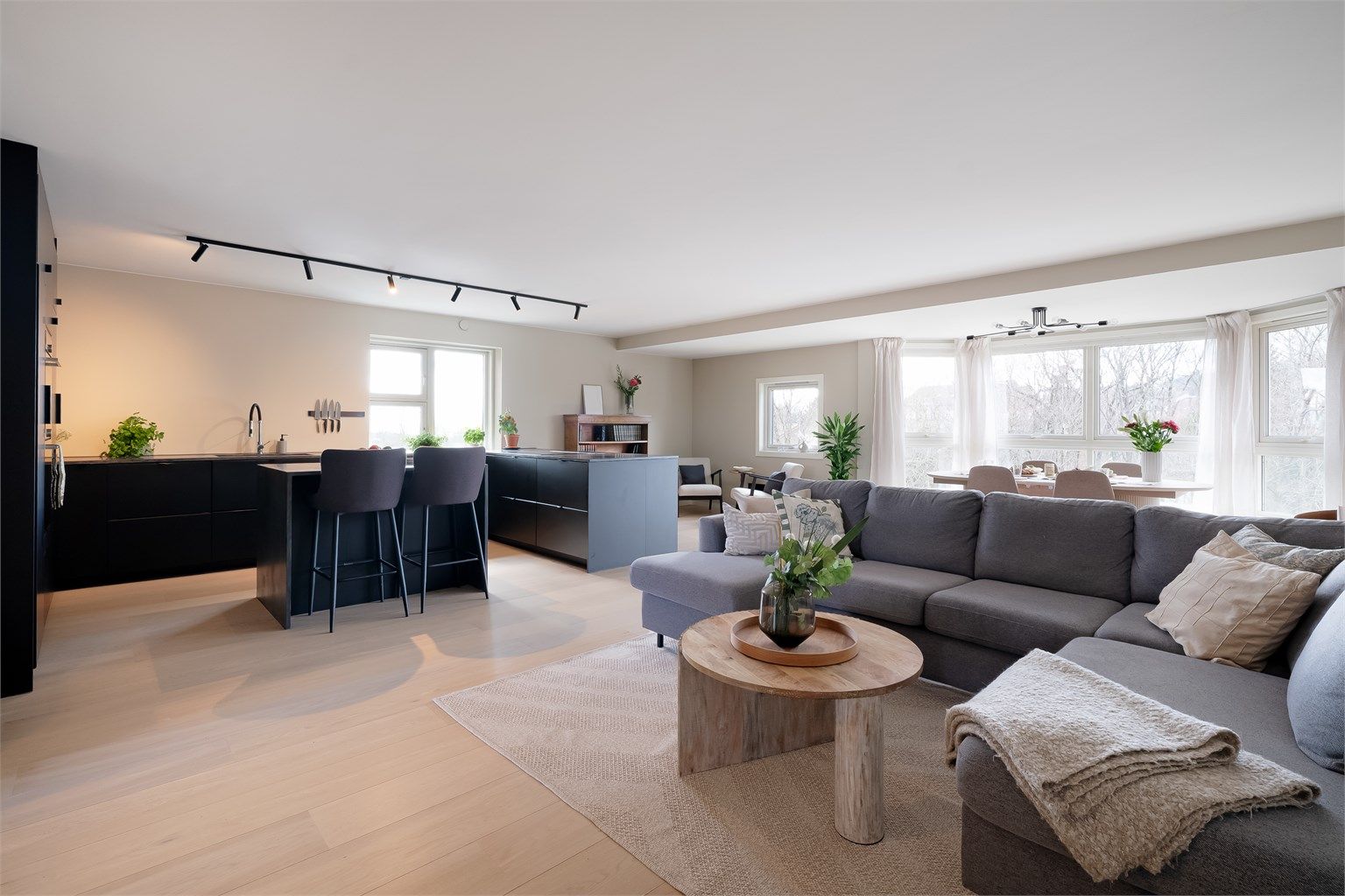 Velkommen til Hoffsveien 60A! - Presentert av Therese Ekeli Berg v/ Eiendomsmegler Krogsveen. Foto: Chris Borowiak.