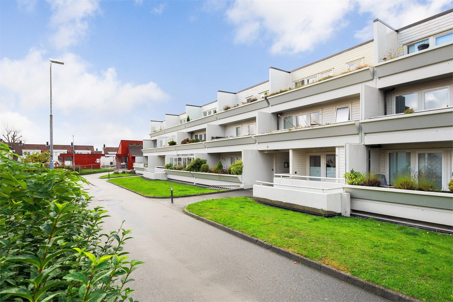 Gjennomgående 4-roms leilighet med trinnfri adkomst og flott beliggenhet