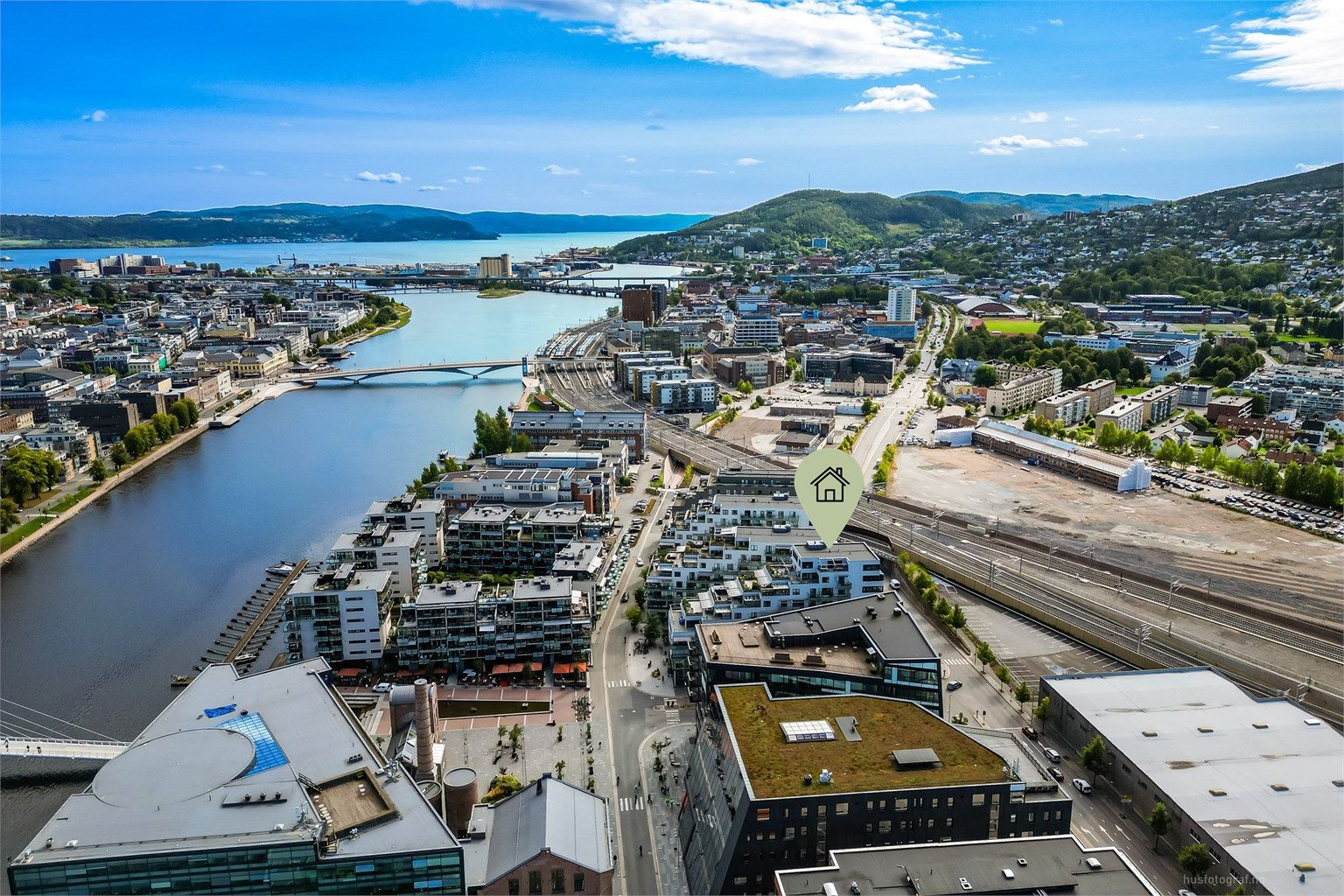 Kort gangavstand til Strømsø torg og Bragernes torg.
