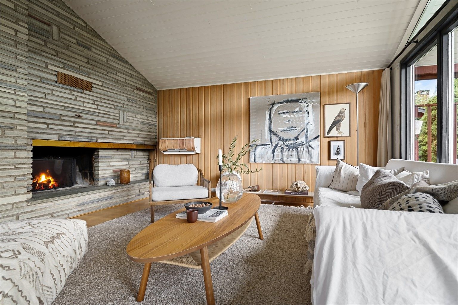 Peisen gir en lun atmosfære på kjølige dager