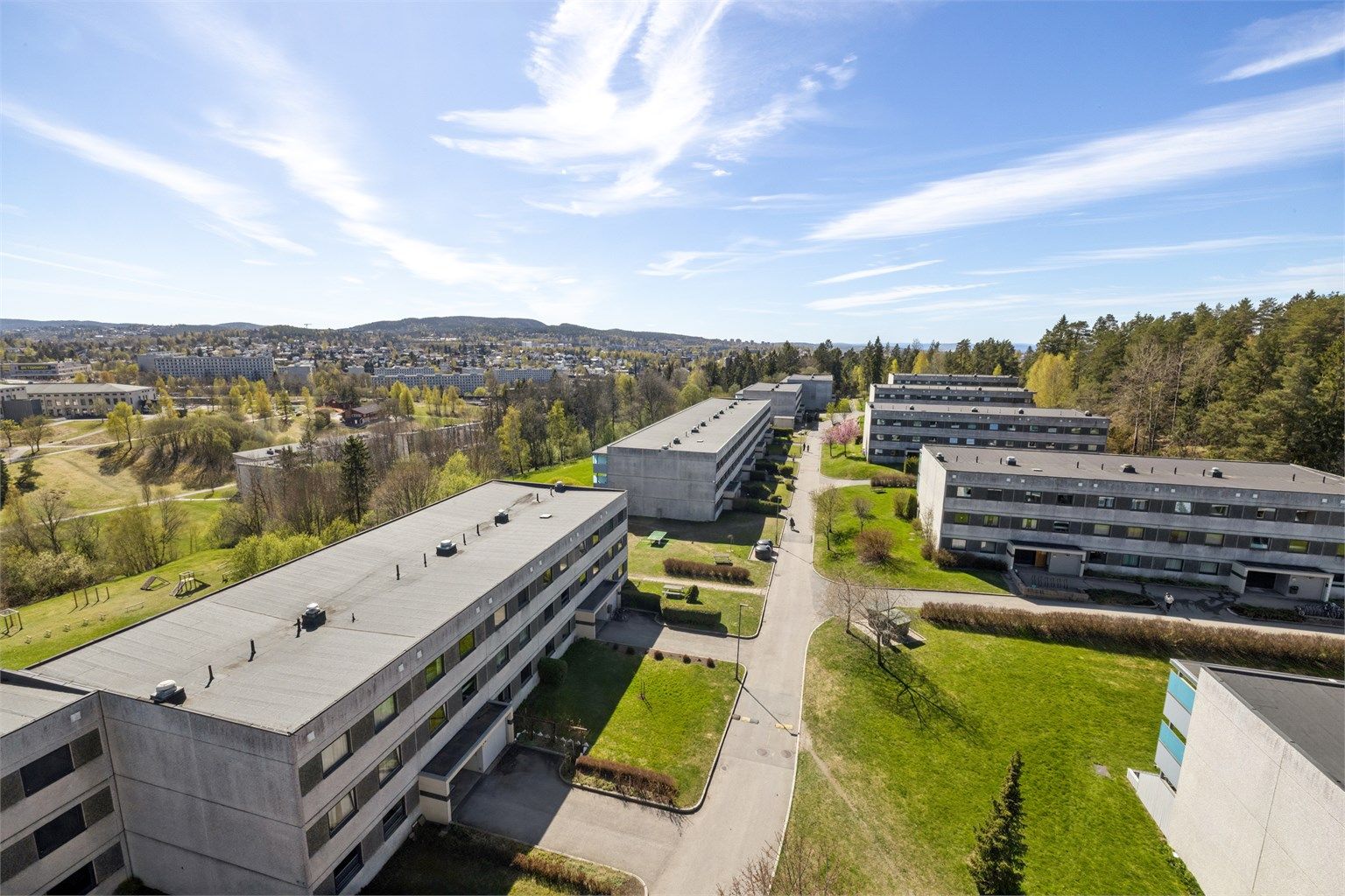 Med Stovner T-bane kun 8 minutter unna, er du effektivt koblet til sentrum.