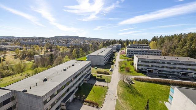 Med Stovner T-bane kun 8 minutter unna, er du effektivt koblet til sentrum.