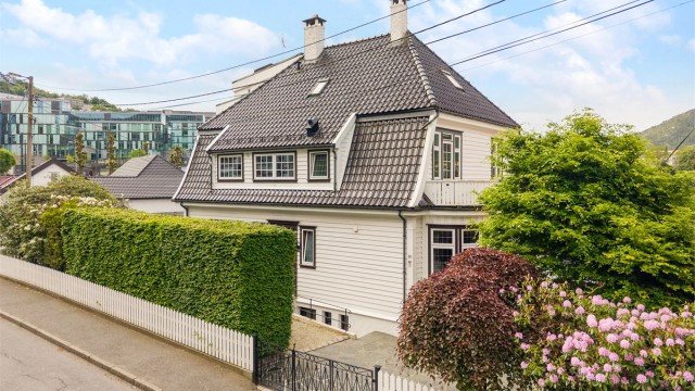 Velkommen til Fløenbakken 59! Presentert av Torbjørn Vinje - Eiendomsmegler Krogsveen