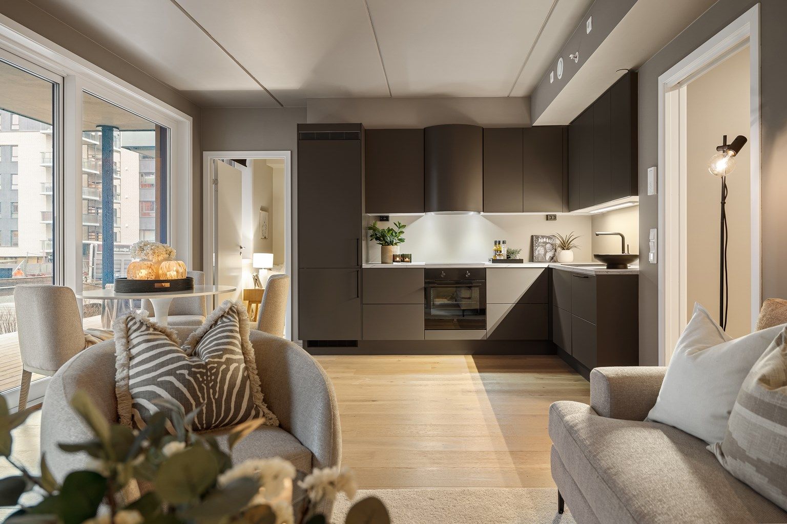 Velkommen til Håkon Magnussons gate 36 - og denne stilrene 3-roms andelsleiligheten!