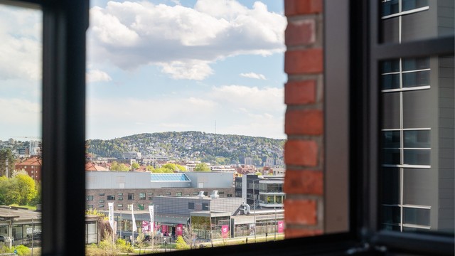 Her bor du ikke bare i en leilighet – men i et stykke Oslohistorie, hvor arkitektur, design og bokvalitet står i sentrum.