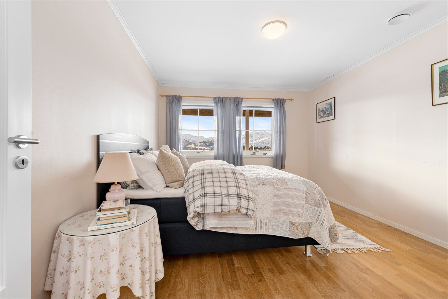 Soverom 1 i underetasjen tilhørende hoveddelen av boligen