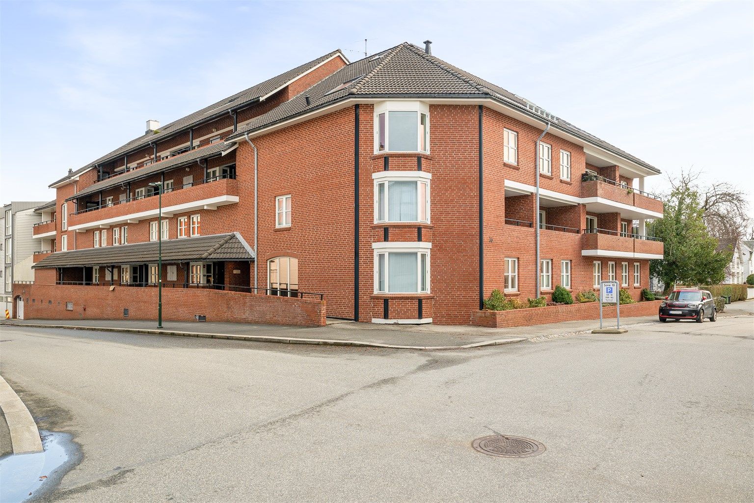 Flott bolig over 2 plan med p-kjeller og ettertraktet beliggenhet på Storhaug