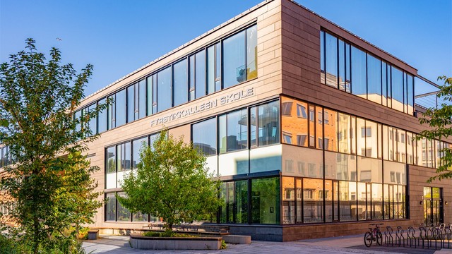 F21 - Fyrstikkalleen skole er et sentralt utdanningstilbud i det umiddelbare nærområdet.