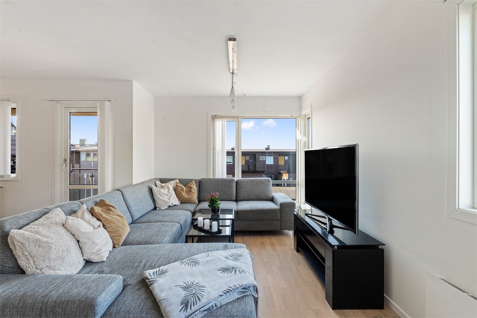 Utgang til balkong fra stue/kjøkken