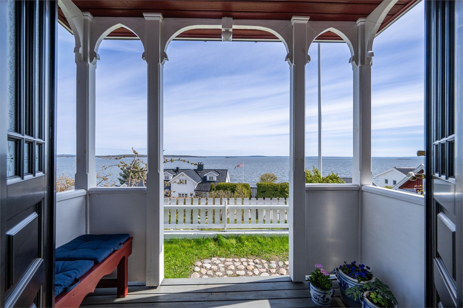 Fra inngangspartiet åpner utsikten seg mot Oslofjorden.
