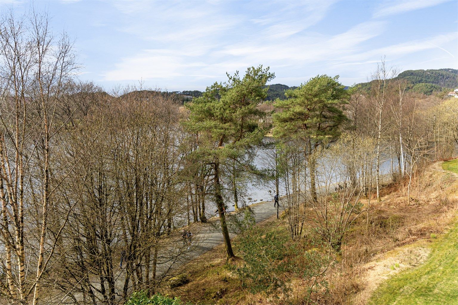 - Nydelig usjenert utsikt fra balkongen -