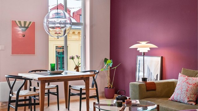 Den åpne løsningen gir god plass til et spisebord for hyggelige middagsselskaper.