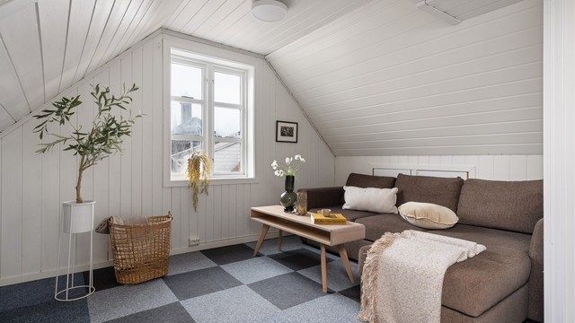 Romslig loftsstue/soverom