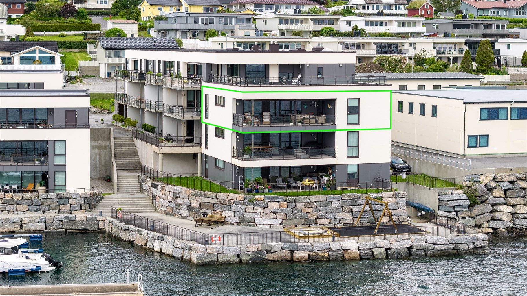 Velkommen til Borgundfjordvegen 64C presentert av Krogsveen v/Eiendomsmegler/Partner Marit Stuen Aursnes