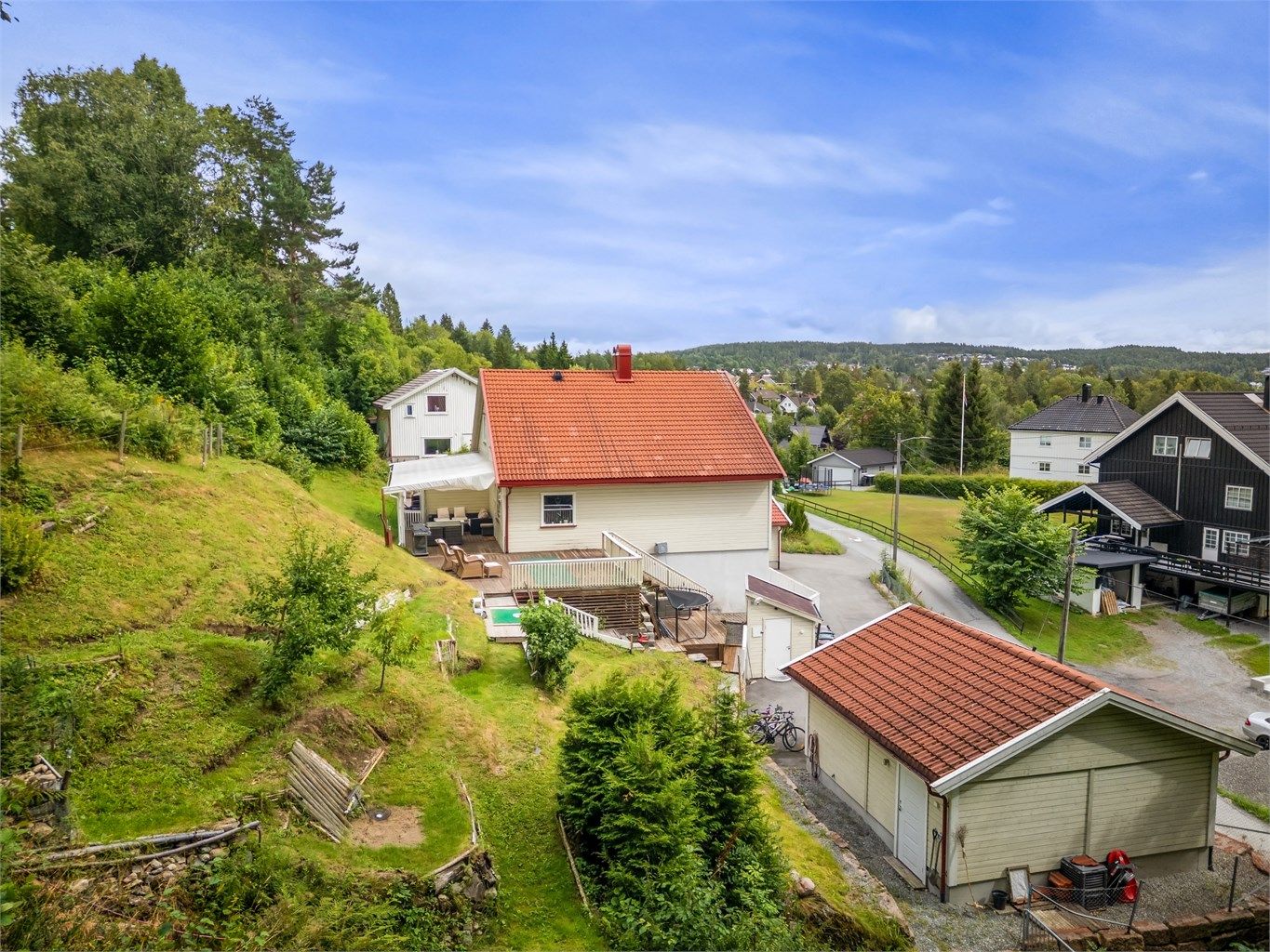En innholdsrik og familievennlig halvpart av vertikaldelt tomannsbolig over tre plan. 
Foto: Ole Thoresen.