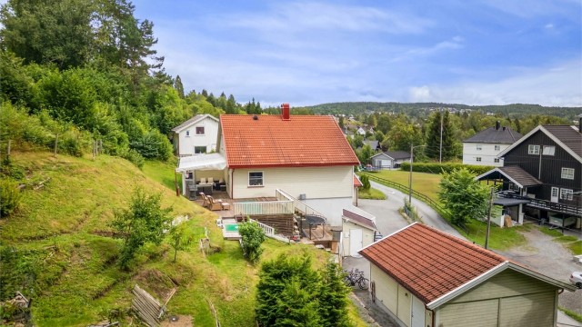 En innholdsrik og familievennlig halvpart av vertikaldelt tomannsbolig over tre plan.
Foto: Ole Thoresen.