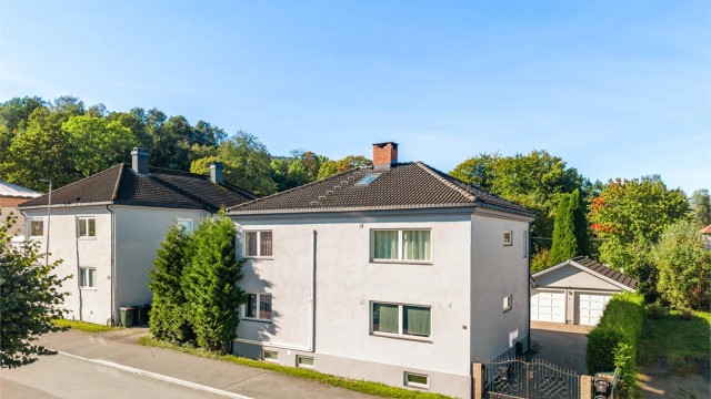 Krogsveen v/Christopher Sand ønsker velkommen til Austadgata 28. Foto: Haiman Askari/Knipzet AS